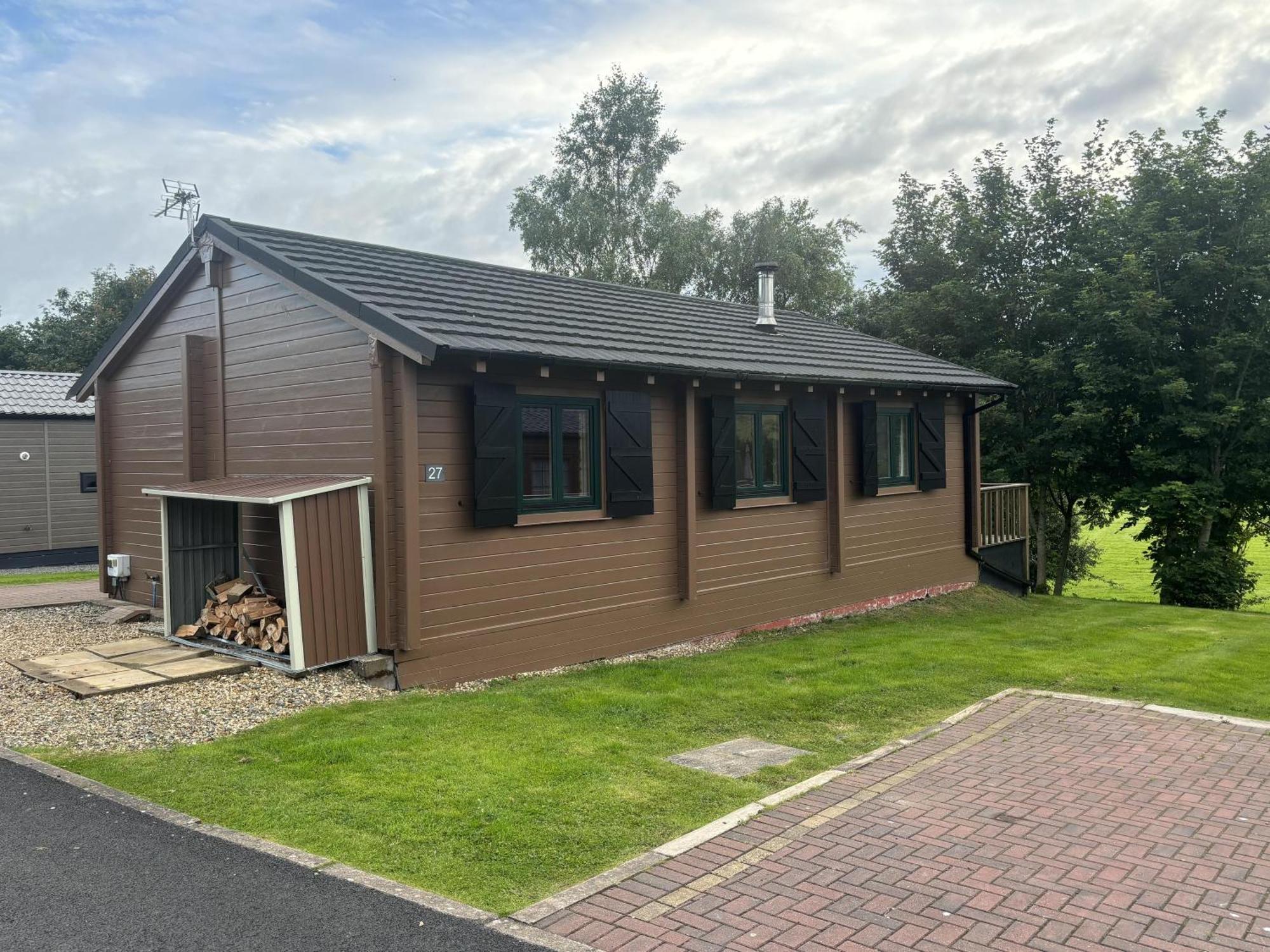 Rustic Lodge Retreat At Riverview Holiday Park Newcastleton Exteriér fotografie
