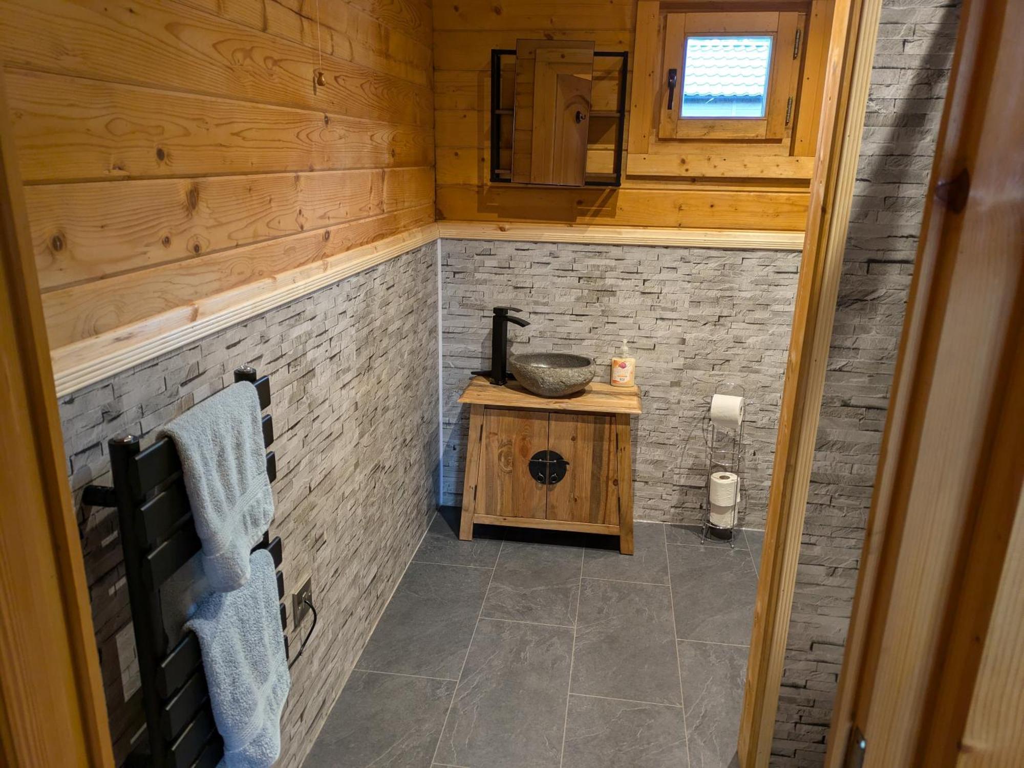 Rustic Lodge Retreat At Riverview Holiday Park Newcastleton Exteriér fotografie